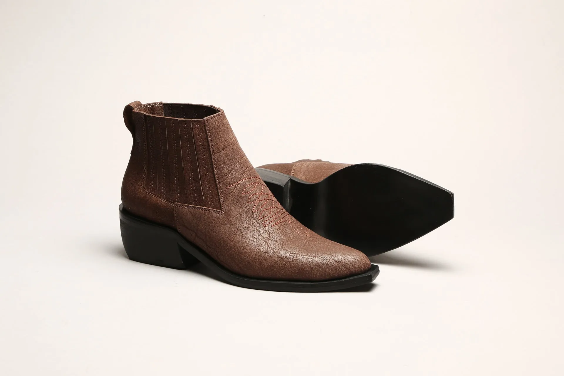 Boot Ada Brown