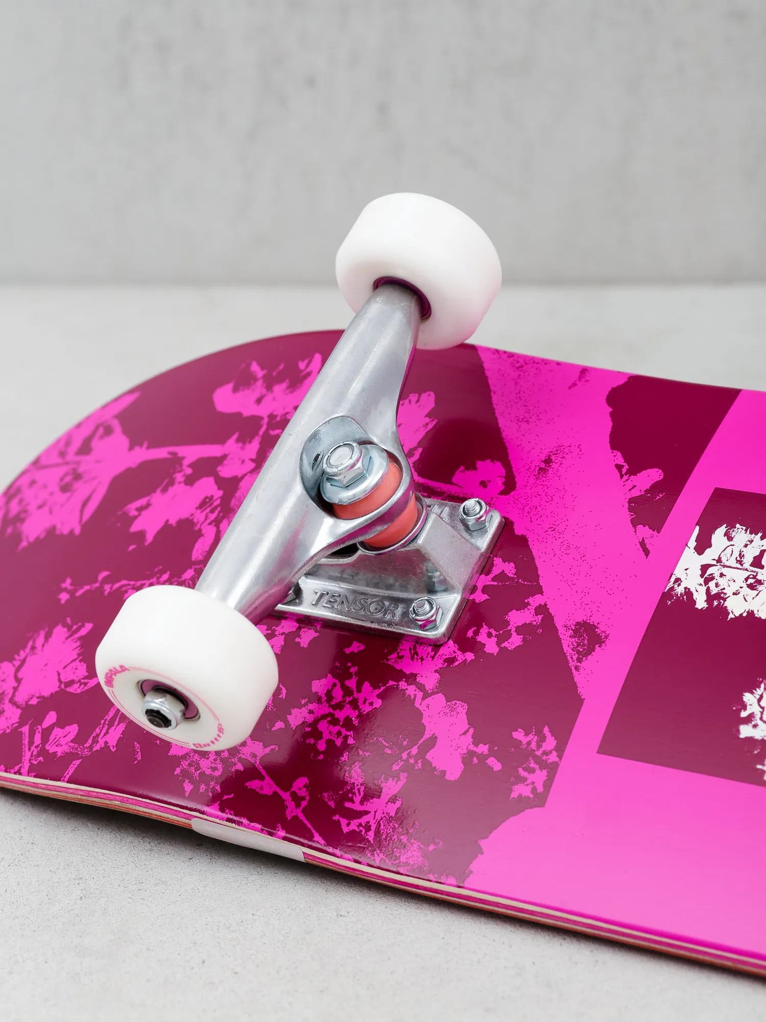 Impala Blossom Skateboard Skateboard (sakura)