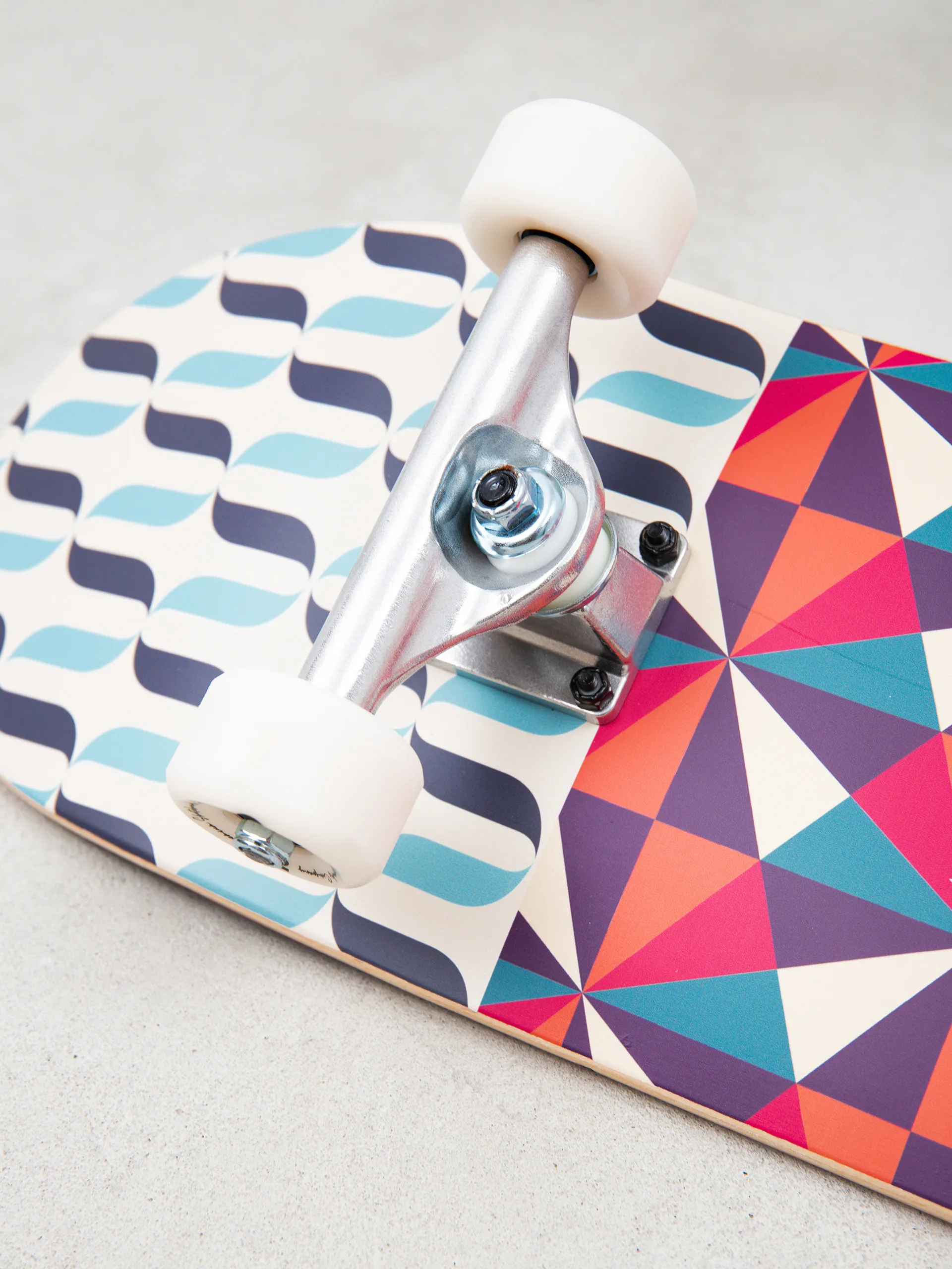 Jart Ikat Skateboard (teal/brown/red)