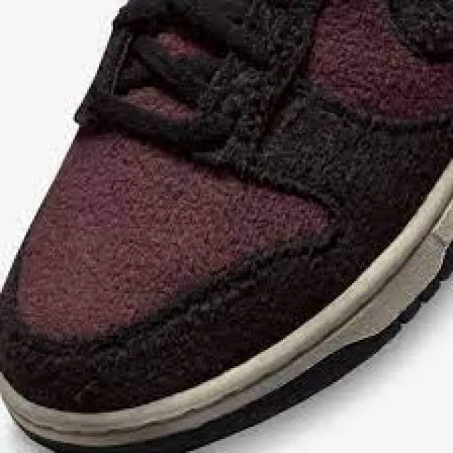 Nike Dunk Low Fleece Burgundy Crush (W)